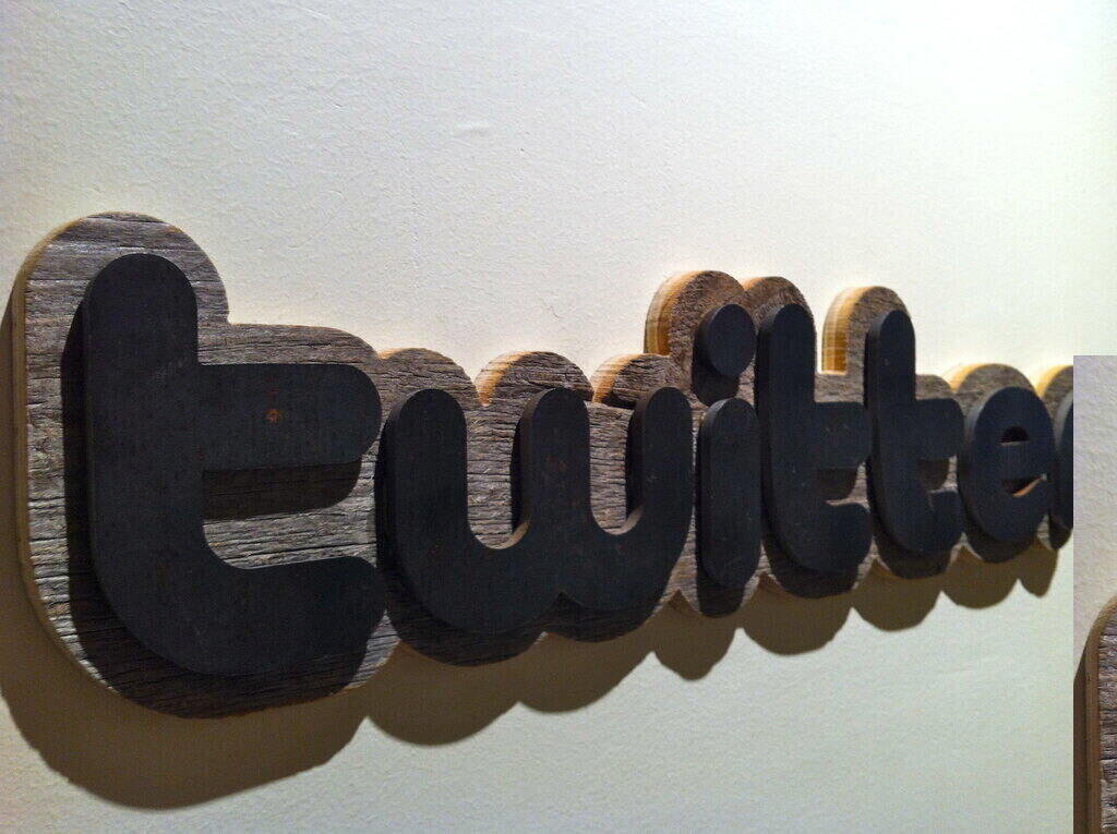 Twitter Launches Subscription Service in US twitter