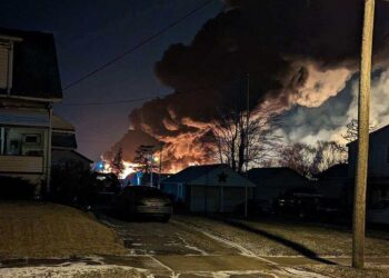 Could Chicagoans Be the Next Victims of a Toxic Train Derailment?