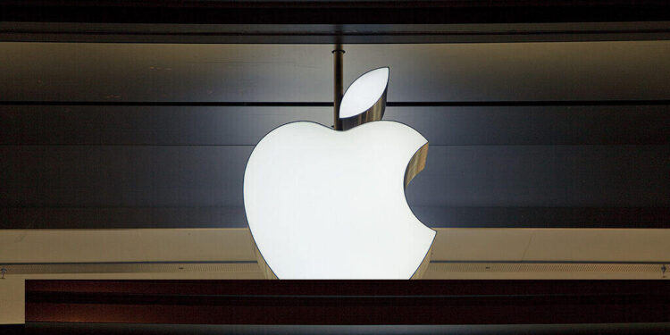 The New iPhone 15 Arrives With a New Shade