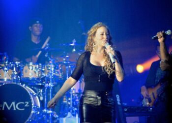 The Christmas Spirit in Chicago With Mariah Carey