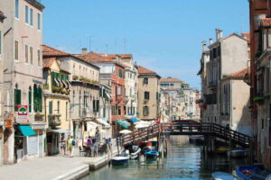 Venice Bus Crashes, Fire Kills 21 People and Injured Over 10 Venice