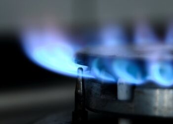 Gas