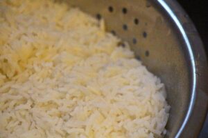 Apple Warns Customers to Not Dry Wet iPhone in Rice Apple
